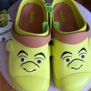 Shrek “crocs”